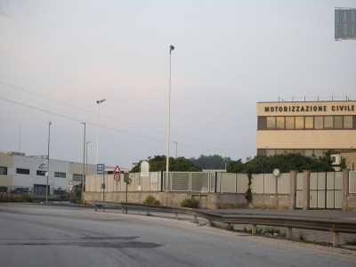 Per raggiungerla partiamo dalla Motorizzazione imboccando una via di servizio parallela alla strada provinciale 54 che collega la Zona Industriale all�Aeroporto...